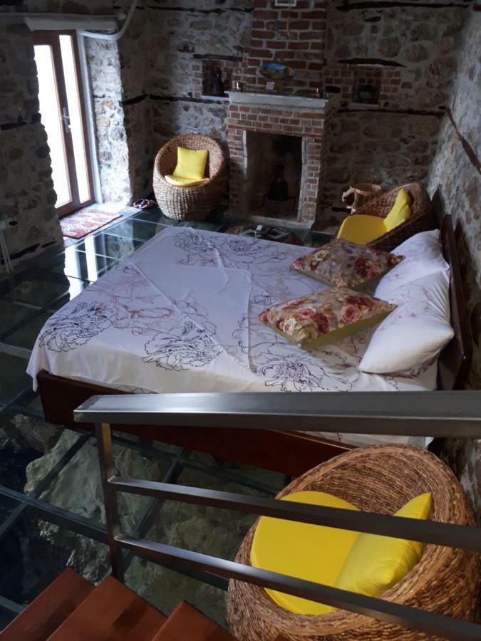 Nuci'S Home Glass Floor Tushemisht ภายนอก รูปภาพ
